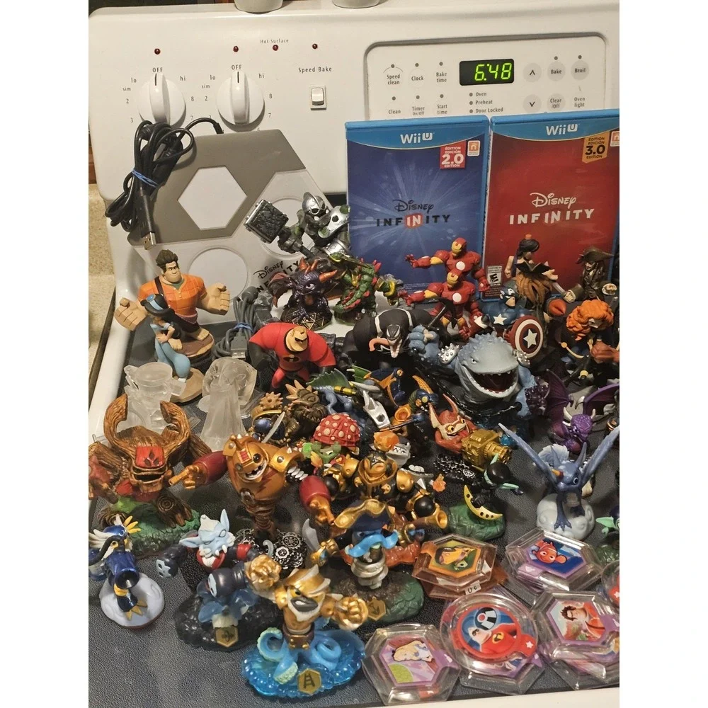 Disney Infinity Wii U Mixed Lot 4 Portal Base Game Discs 88 Figures Power Discs